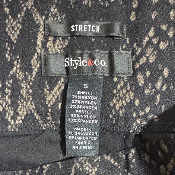 NWOT Style & Co. Black and Creamy Gold Snake Patterned Leggings Ponte Knit - Picture 2 of 8